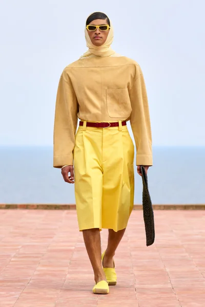 Look 32